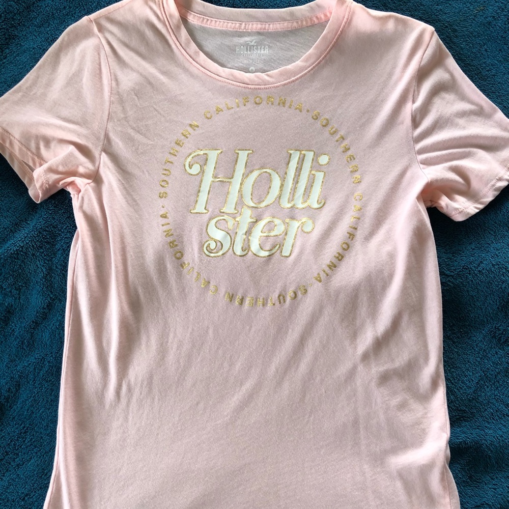 NWOT Hollister slim tee